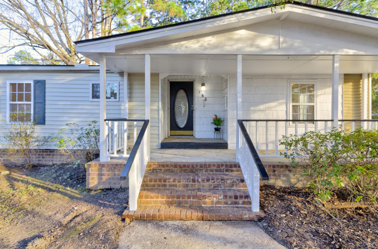 160 Grapevine Road Photo 2