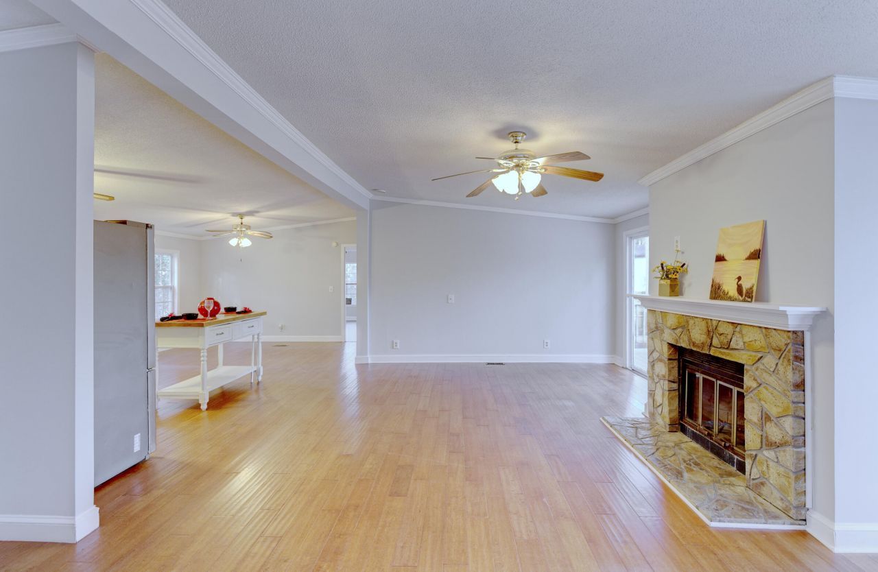 160 Grapevine Road Photo 8