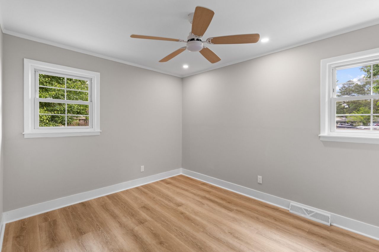 111 Driver Avenue Photo 22