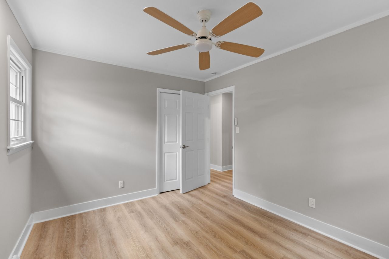 111 Driver Avenue Photo 23