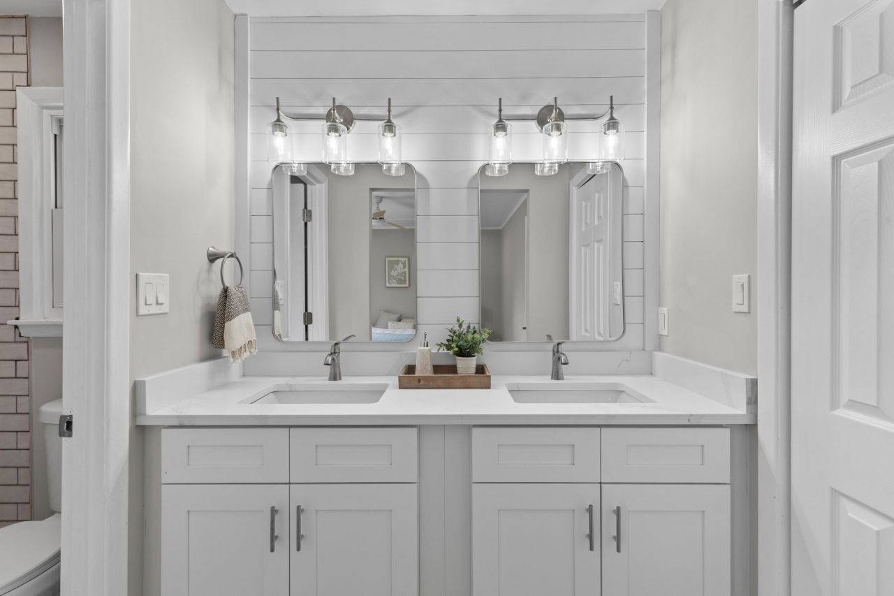 111 Driver Avenue Photo 24