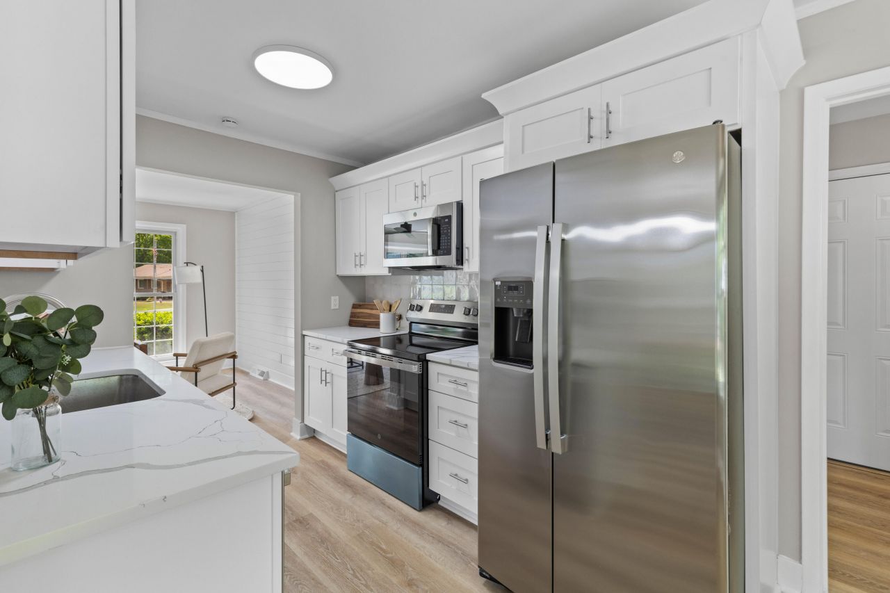 111 Driver Avenue Photo 9