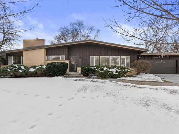 7535 N Fairchild ROAD, Fox Point, WI 53217