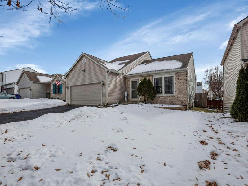 8231 Sea Star Drive, Blacklick, OH 43004 Photo 3