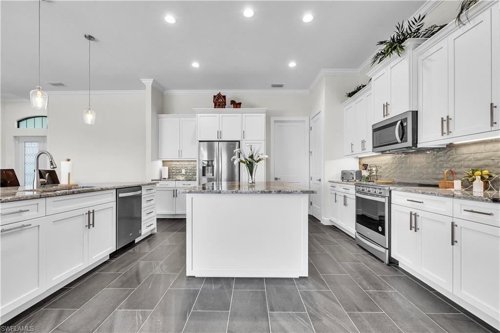 16800 Lady Diana Ct, Cape Coral, FL 33991 Photo