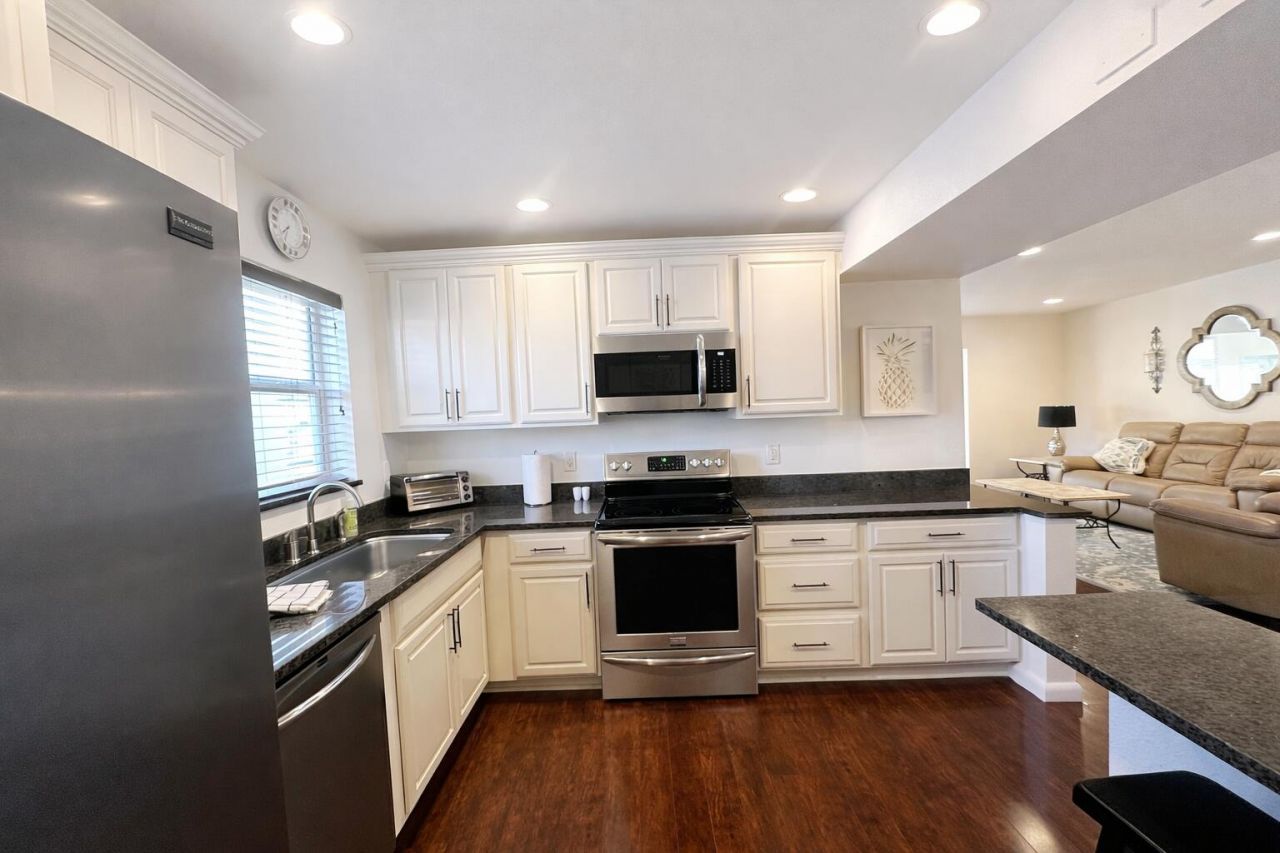 11 Colonial Club Drive, Unit 201, Boynton Beach, FL 33435 Photo