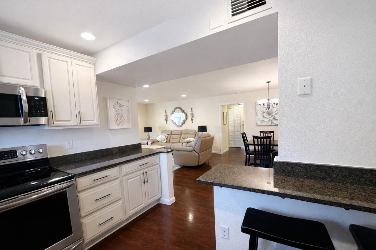 11 Colonial Club Drive, Unit 201, Boynton Beach, FL 33435 Photo