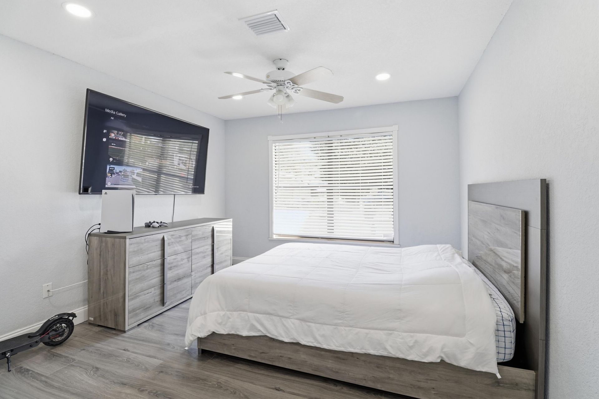 695 Dixie Lane, West Palm Beach, FL 33415 Photo
