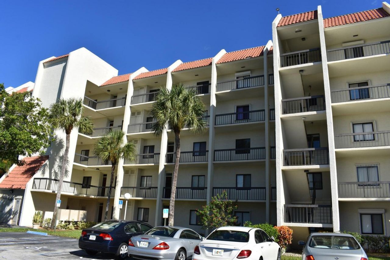 3000 Presidential Way, Unit 503, West Palm Beach, FL 33401 Photo