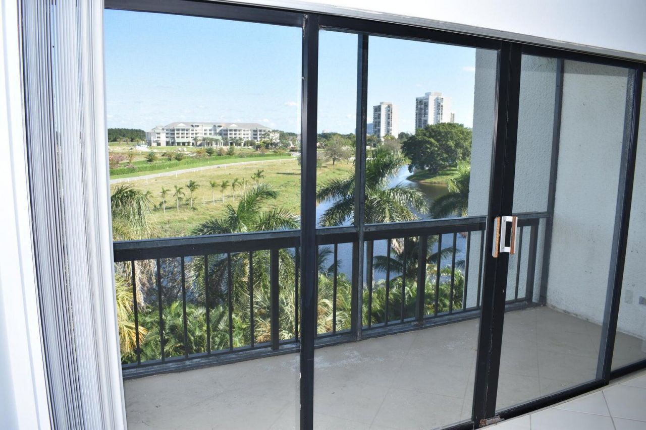 3000 Presidential Way, Unit 503, West Palm Beach, FL 33401 Photo