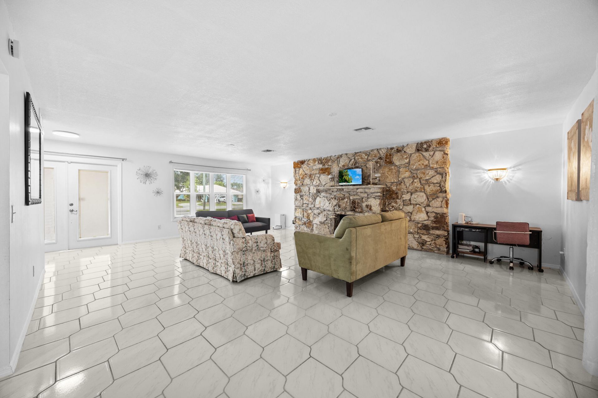 1742 W Terrace Drive, Lake Worth Beach, FL 33460 Photo