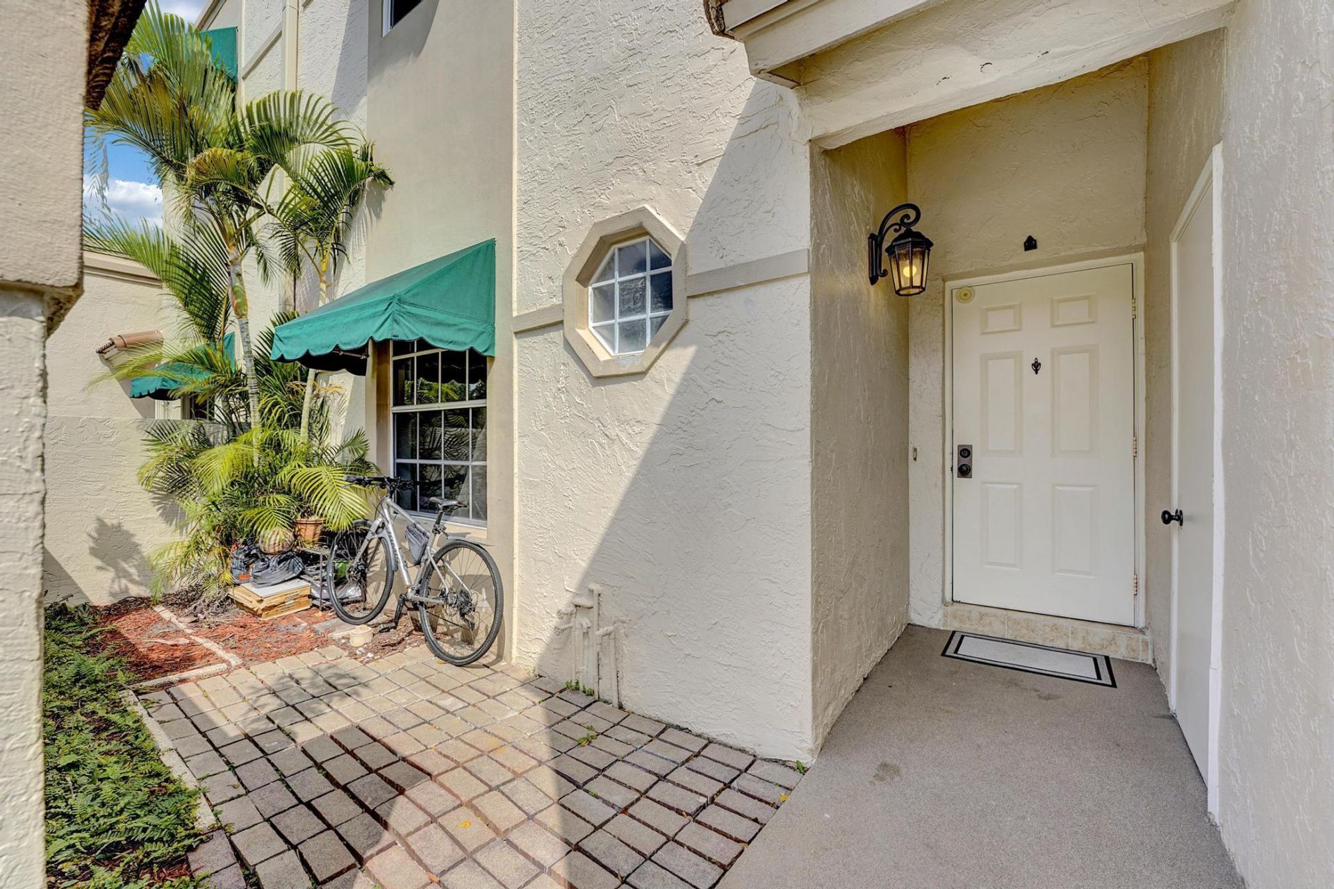 6555 Via Regina, Boca Raton, FL 33433 Photo