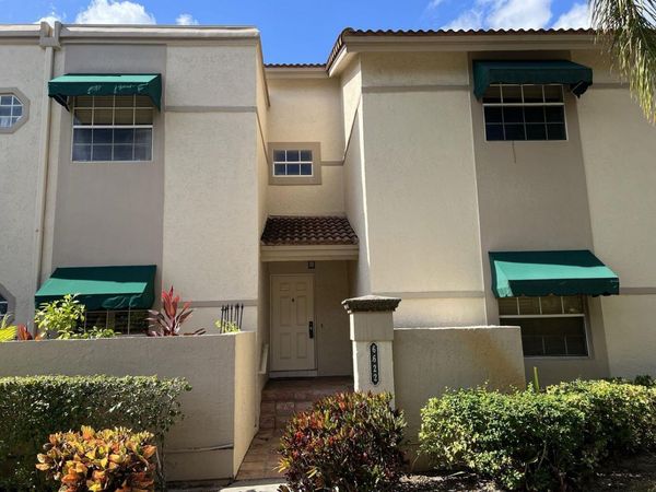 6622 Via Regina, Boca Raton, FL 33433