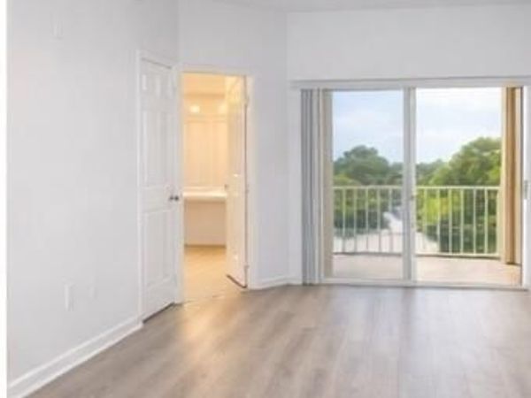 2100 Greenview Shores Boulevard, Unit 523, Wellington, FL 33414