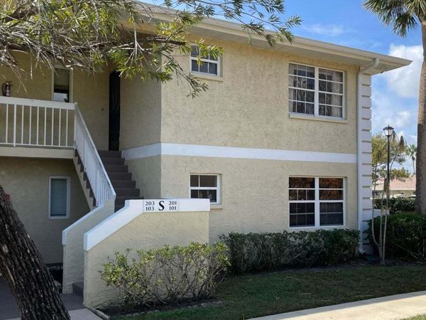 1560 SE Royal Green Circle, Unit 201, Port St. Lucie, FL 34952