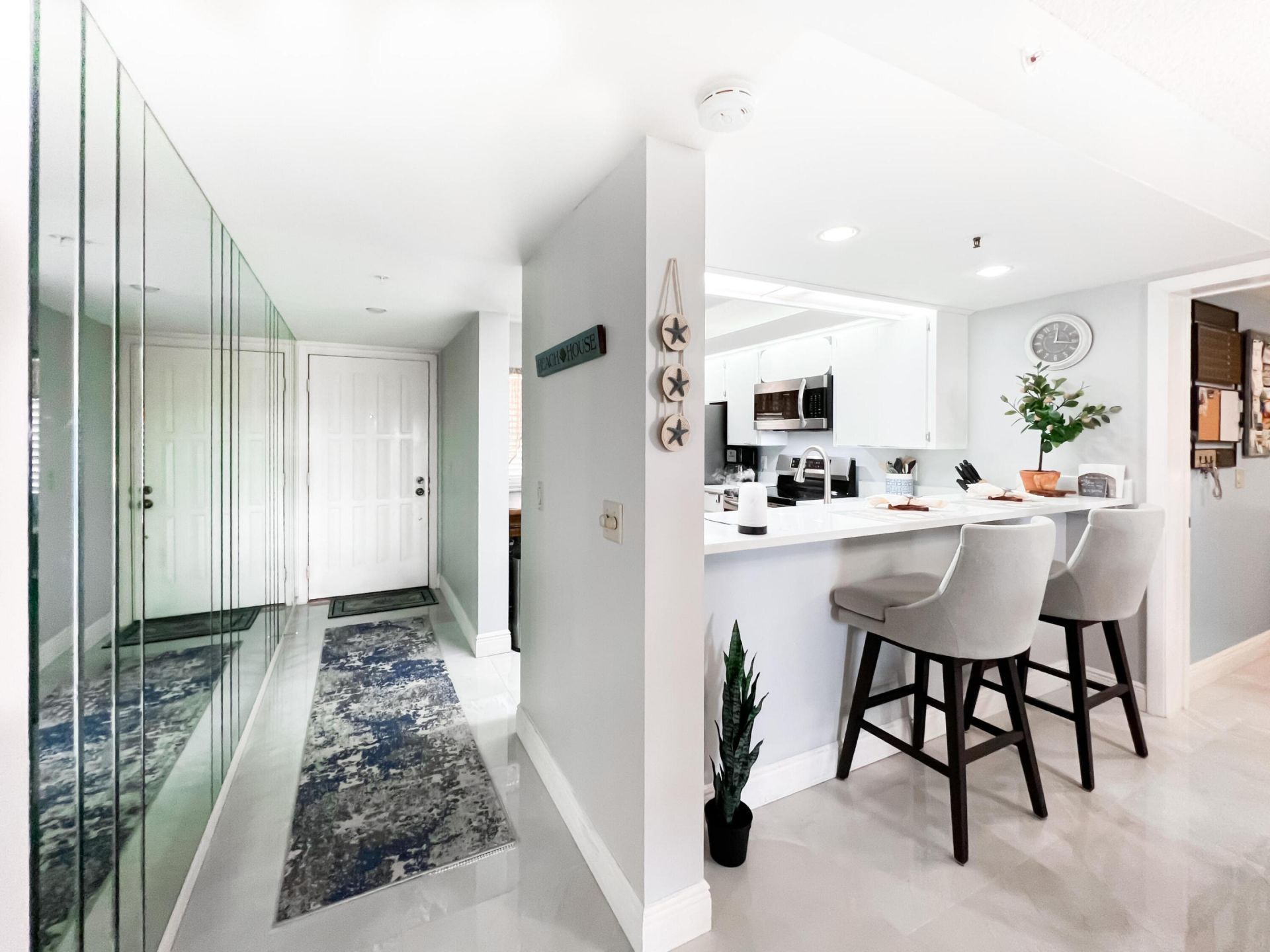 301 Ocean Bluffs Boulevard, Unit 202, Jupiter, FL 33477 Photo