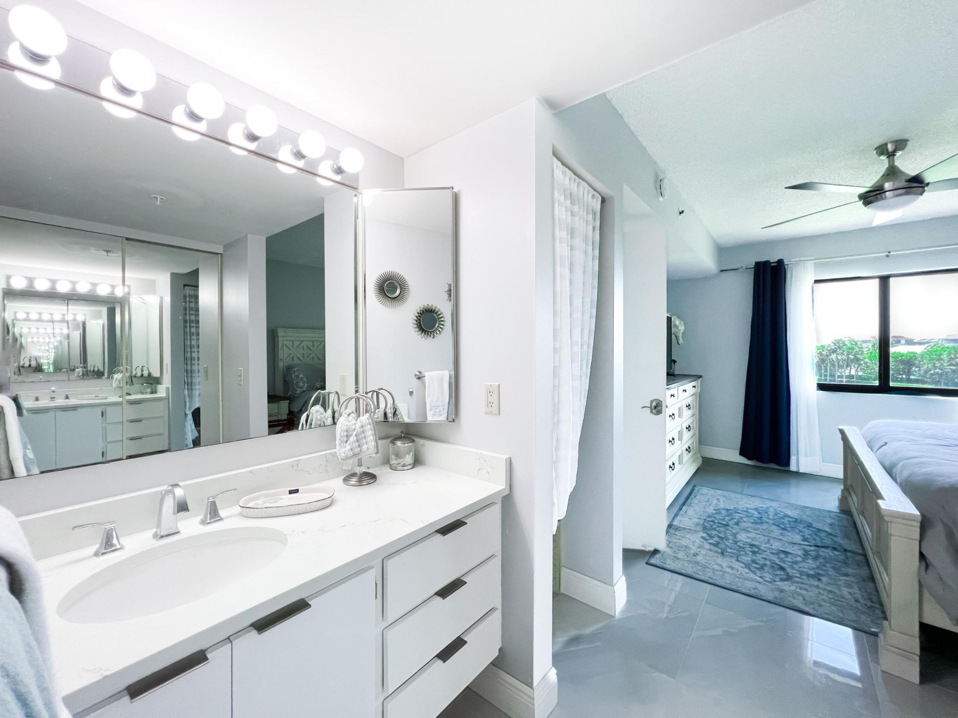 301 Ocean Bluffs Boulevard, Unit 202, Jupiter, FL 33477 Photo