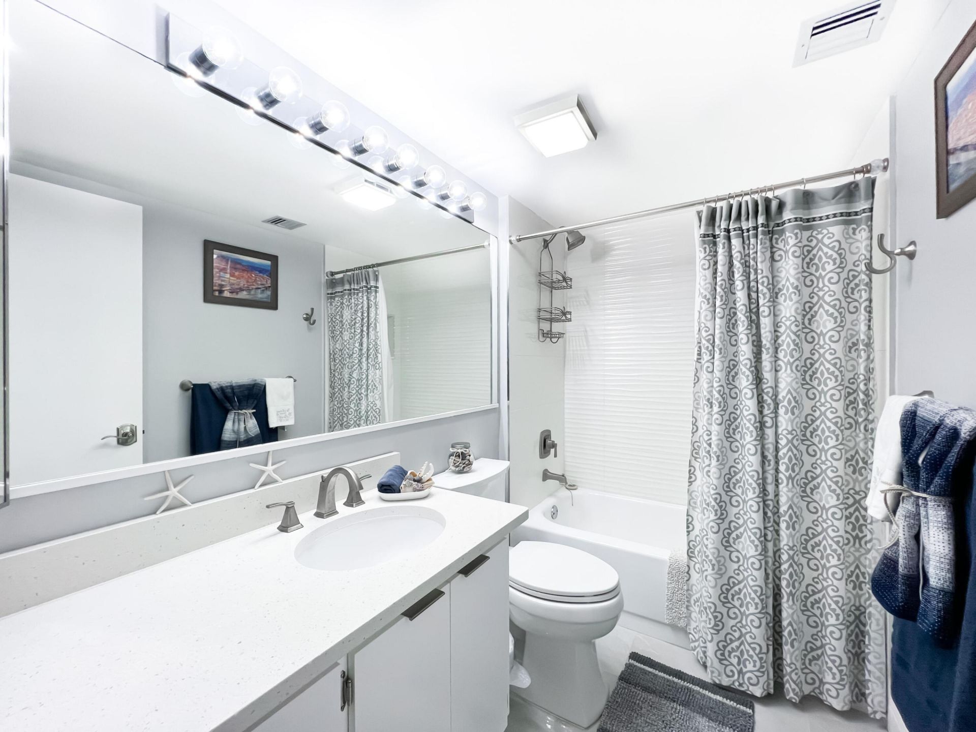 301 Ocean Bluffs Boulevard, Unit 202, Jupiter, FL 33477 Photo