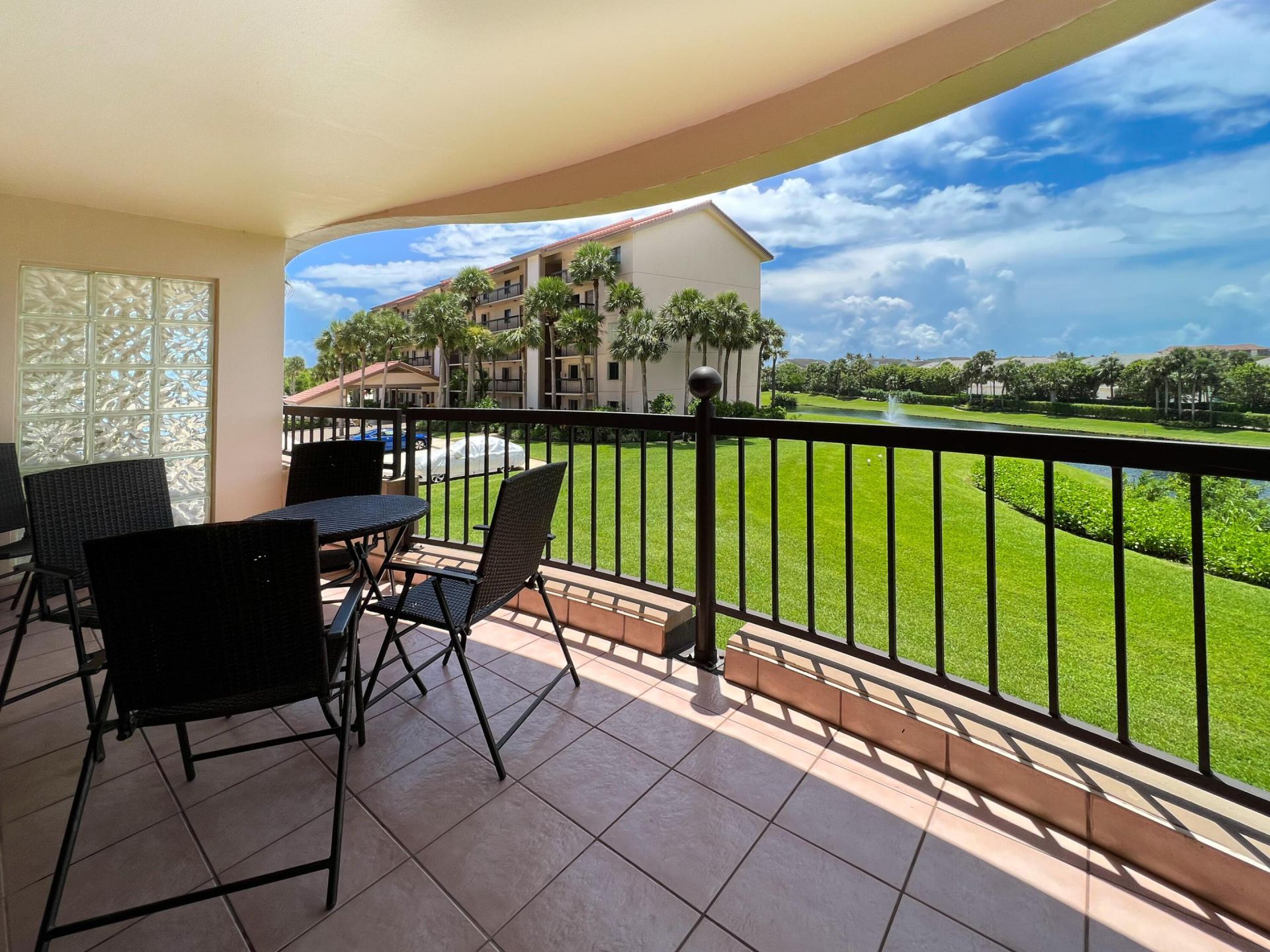 301 Ocean Bluffs Boulevard, Unit 202, Jupiter, FL 33477 Photo