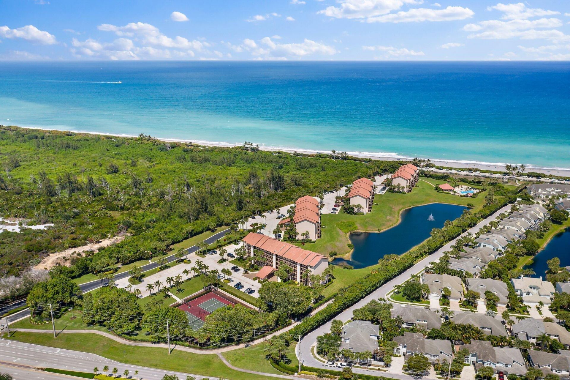 301 Ocean Bluffs Boulevard, Unit 202, Jupiter, FL 33477 Photo