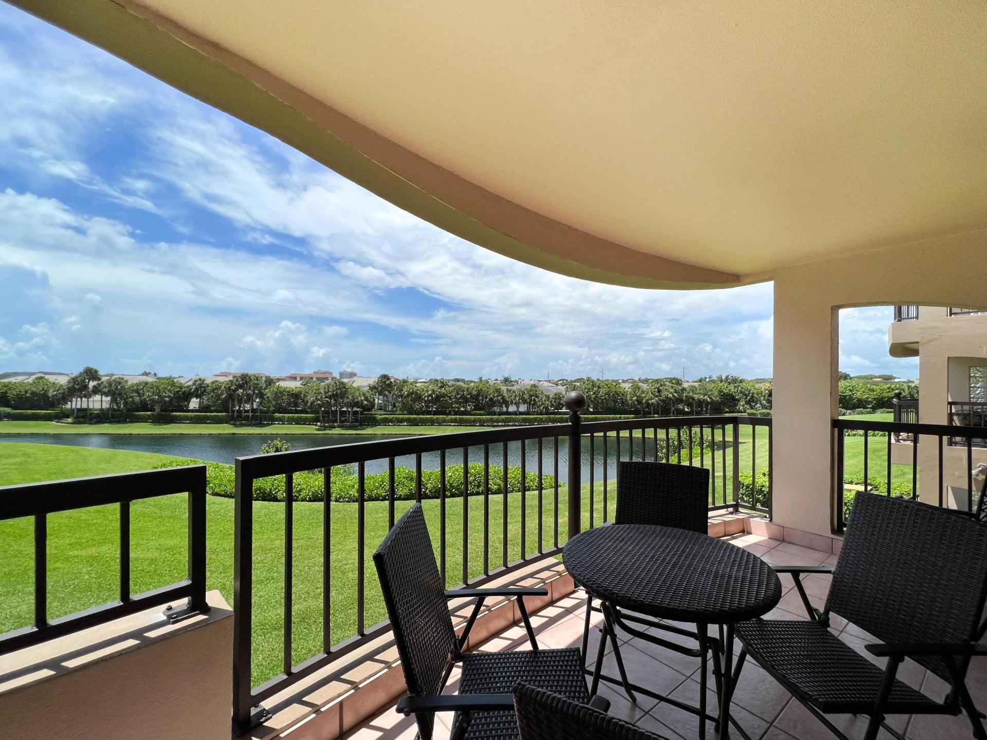 301 Ocean Bluffs Boulevard, Unit 202, Jupiter, FL 33477 Photo