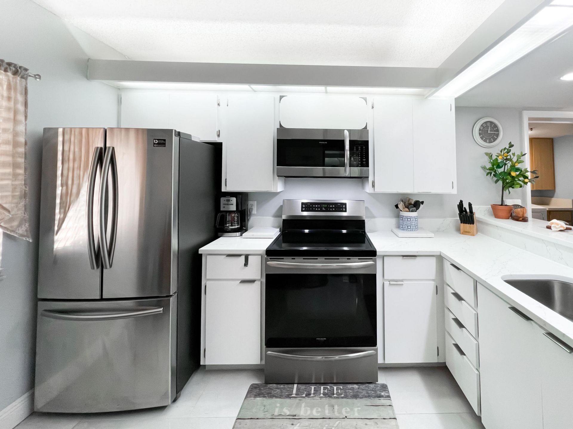 301 Ocean Bluffs Boulevard, Unit 202, Jupiter, FL 33477 Photo