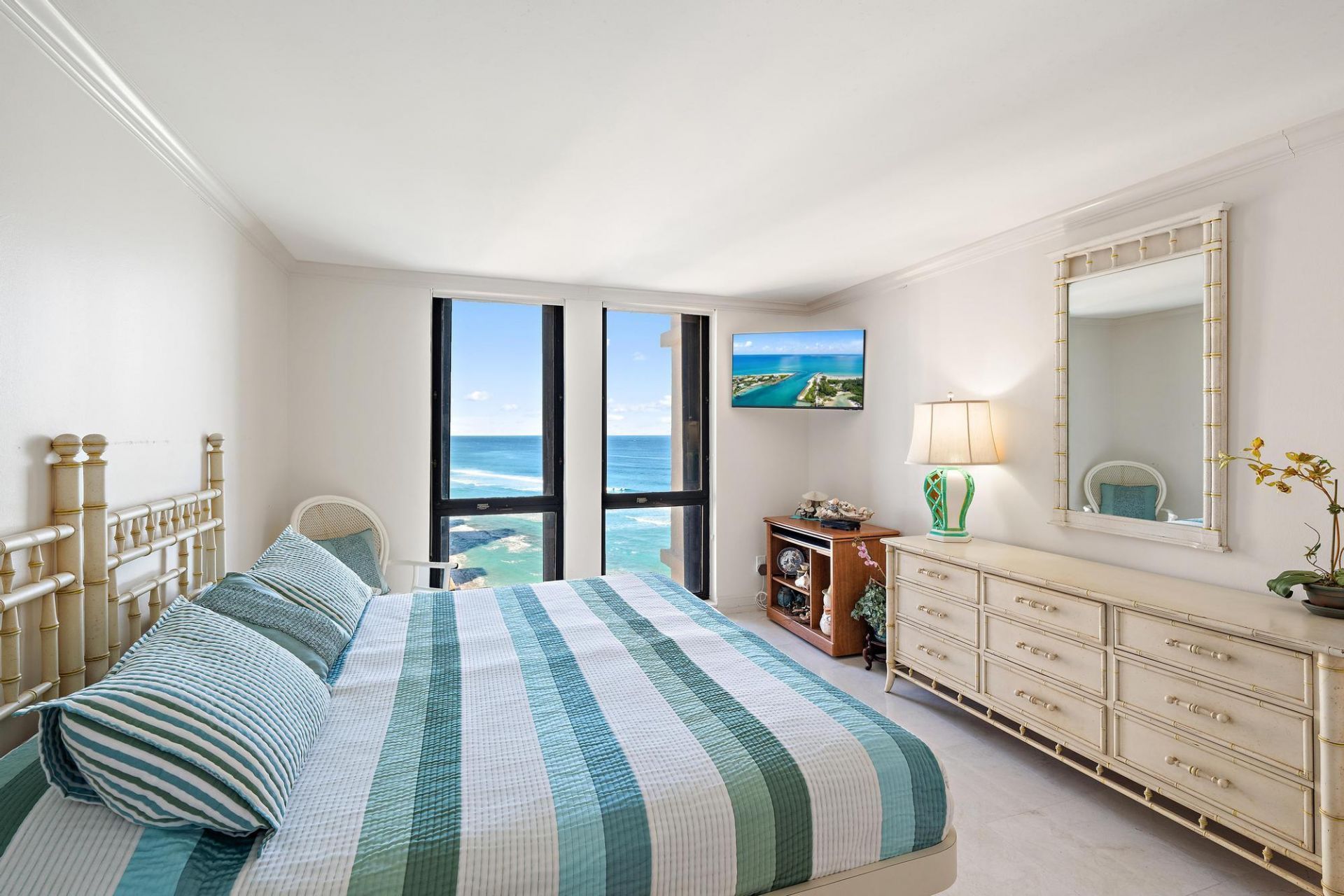 5380 N Ocean Drive, Unit 19e, Singer Island, FL 33404 Photo