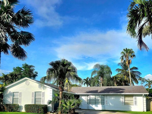 12191 Broadleaf Court, Wellington, FL 33414