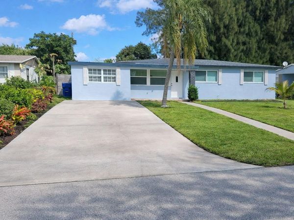 140 W 31st Court, Riviera Beach, FL 33404