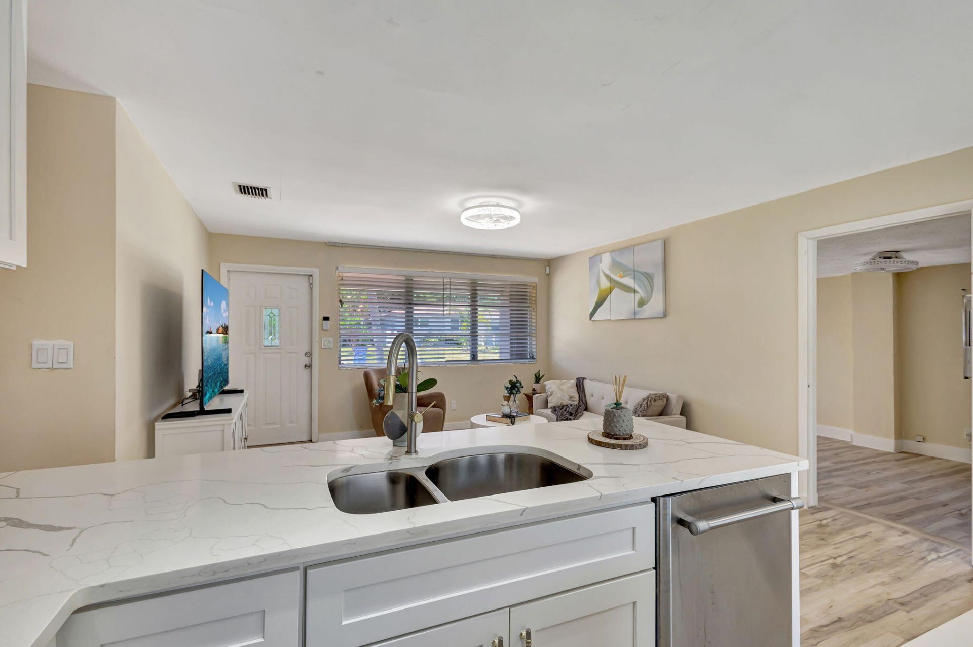 140 W 31st Court, Riviera Beach, FL 33404 Photo