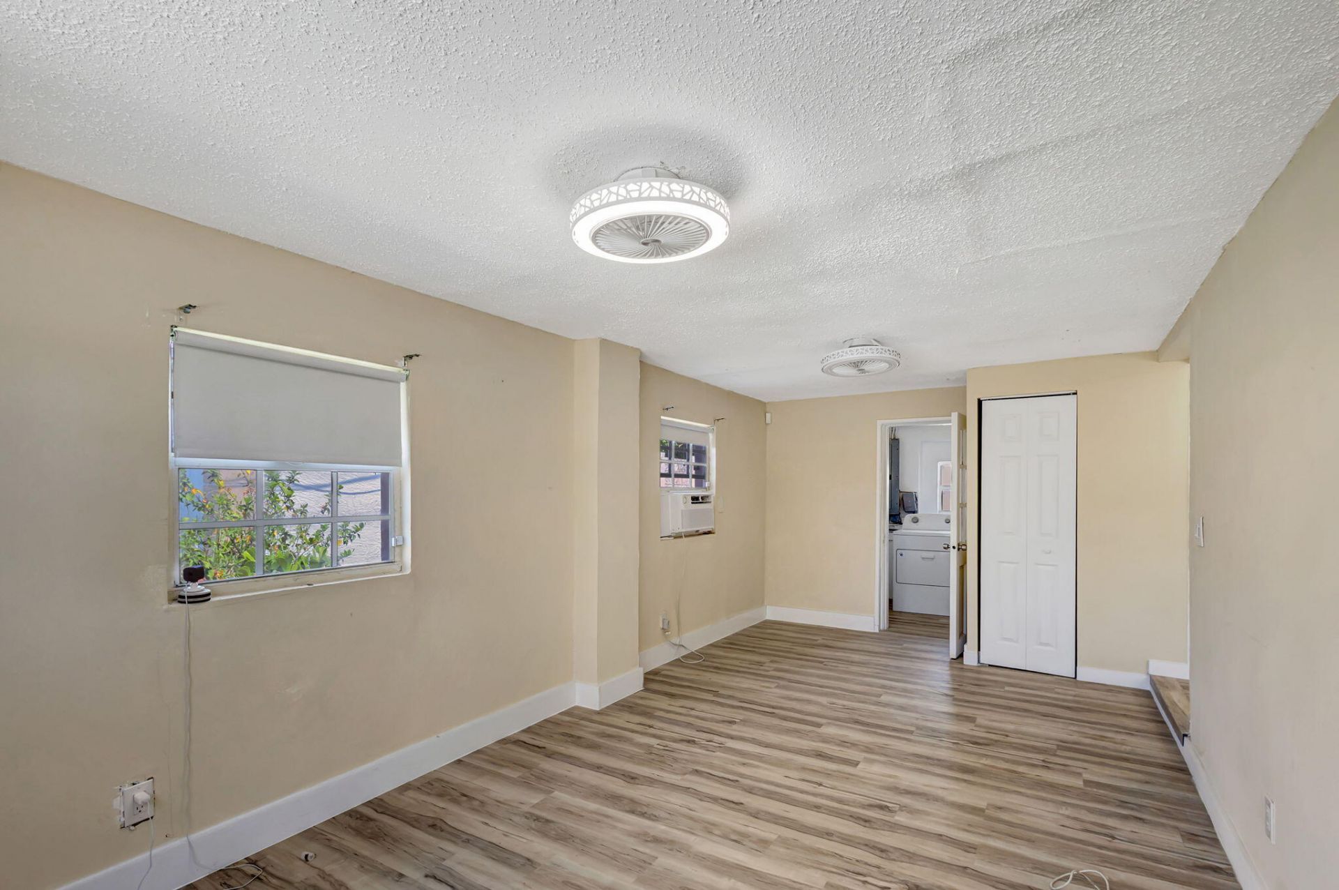 140 W 31st Court, Riviera Beach, FL 33404 Photo