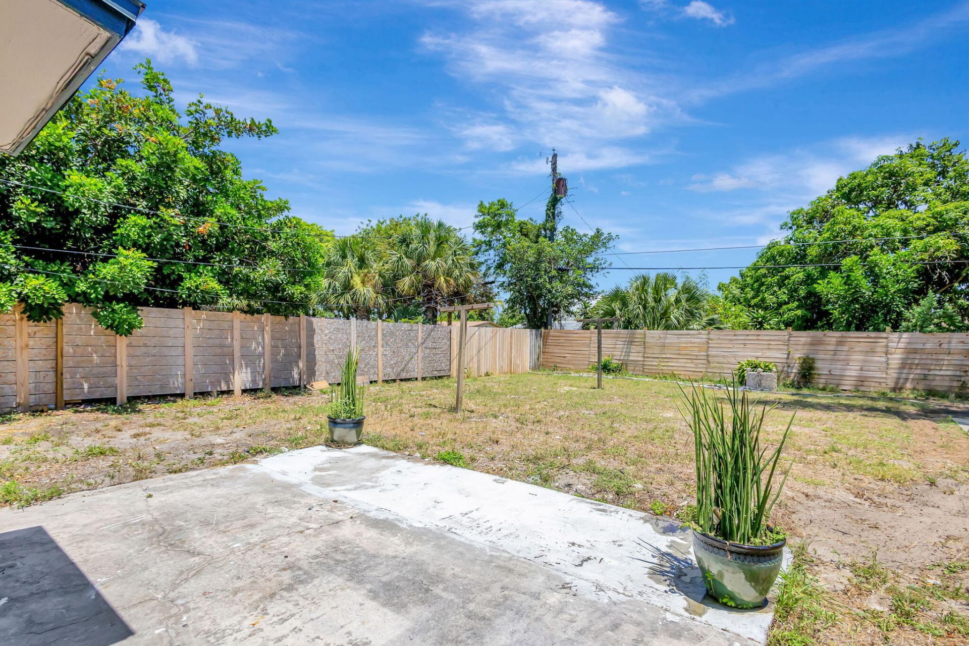 140 W 31st Court, Riviera Beach, FL 33404 Photo