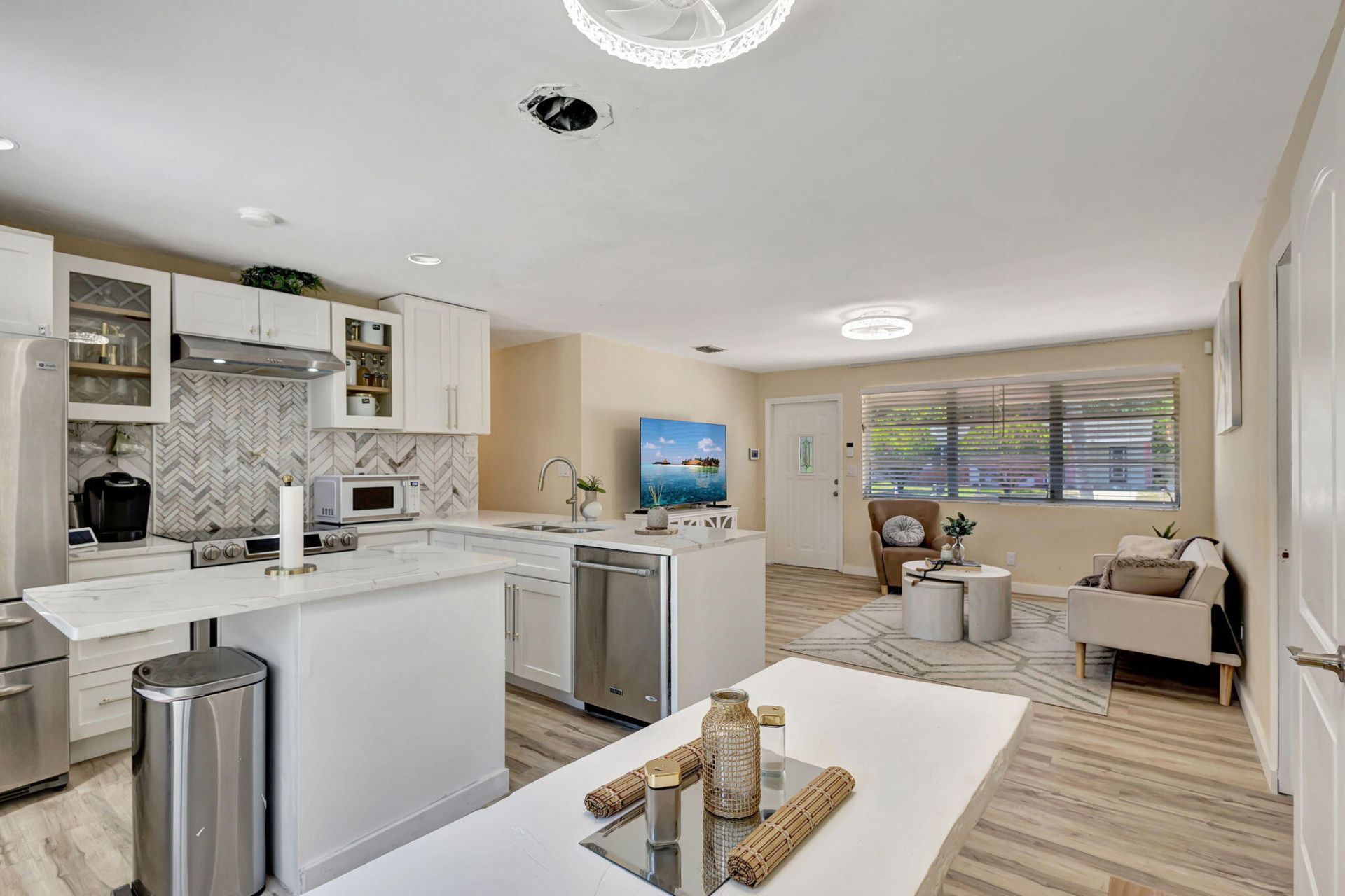 140 W 31st Court, Riviera Beach, FL 33404 Photo