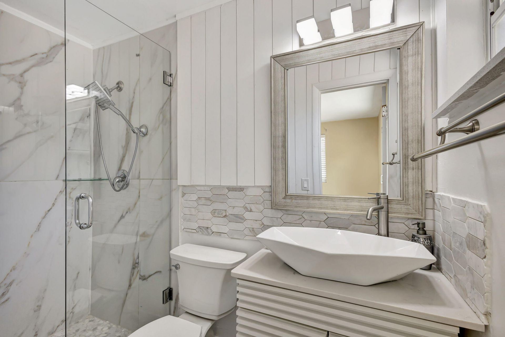 140 W 31st Court, Riviera Beach, FL 33404 Photo