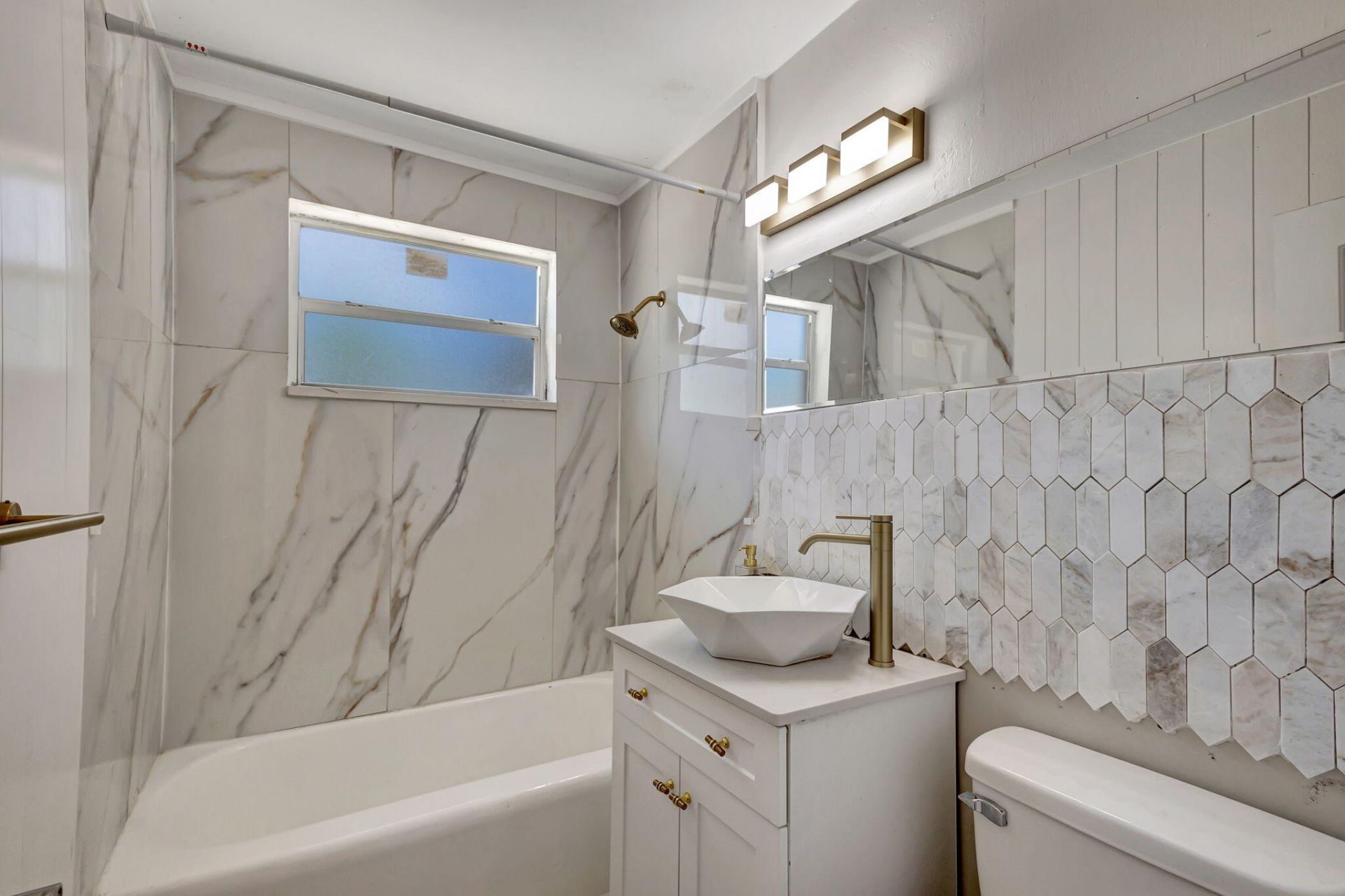 140 W 31st Court, Riviera Beach, FL 33404 Photo