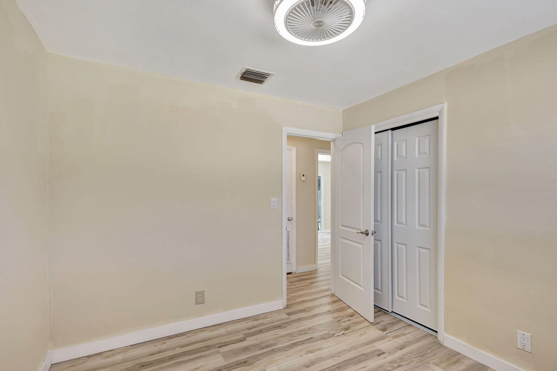 140 W 31st Court, Riviera Beach, FL 33404 Photo