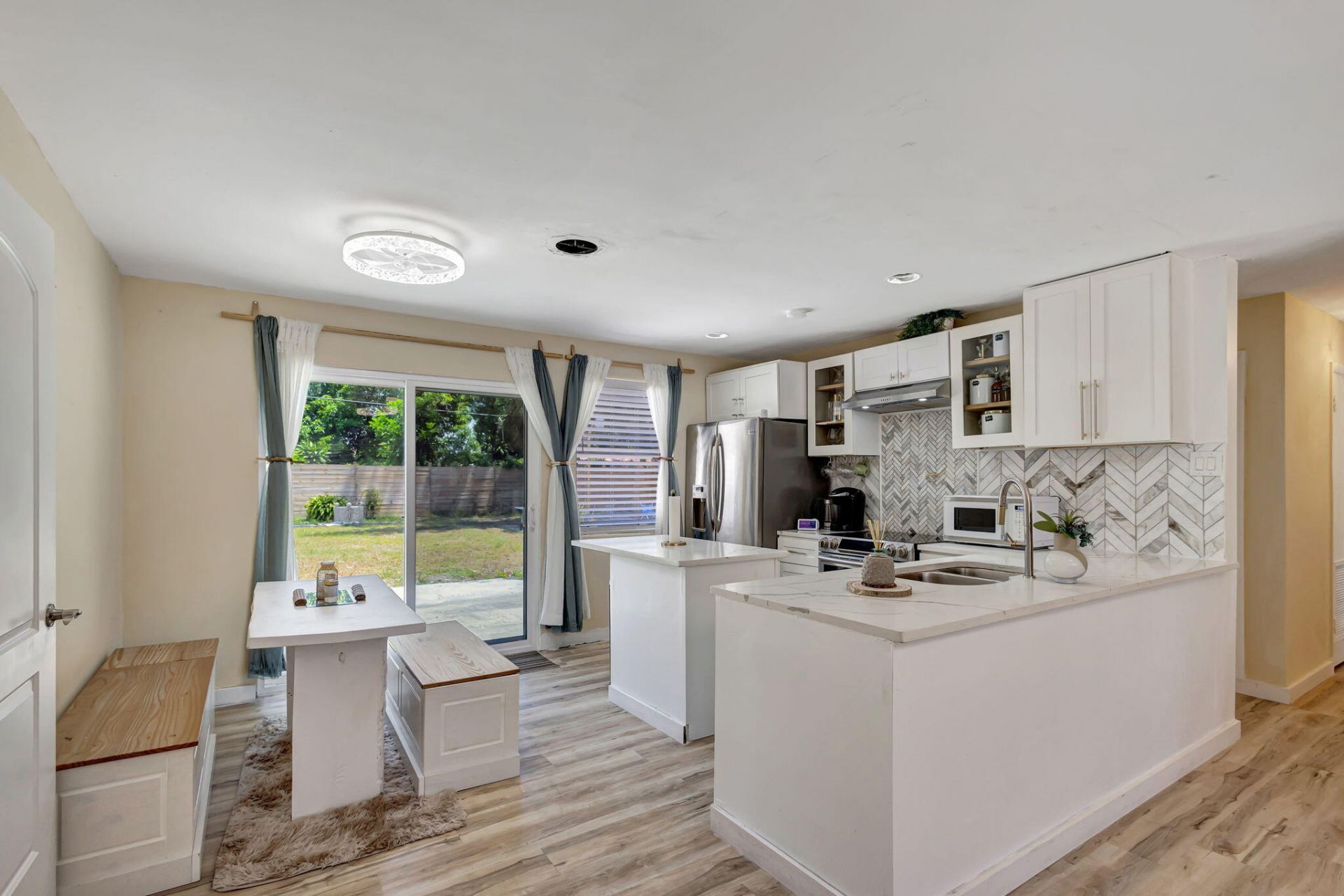 140 W 31st Court, Riviera Beach, FL 33404 Photo