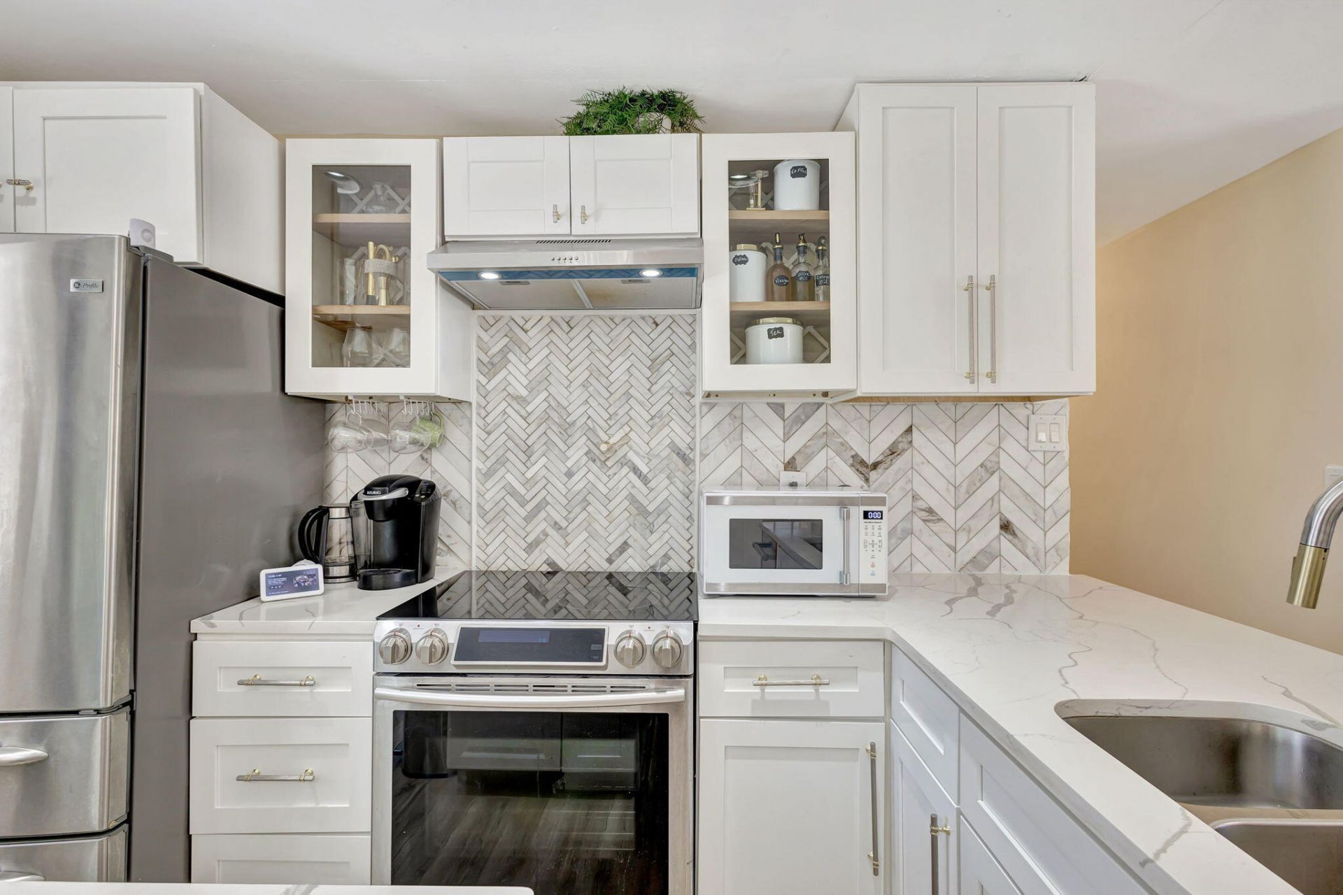 140 W 31st Court, Riviera Beach, FL 33404 Photo