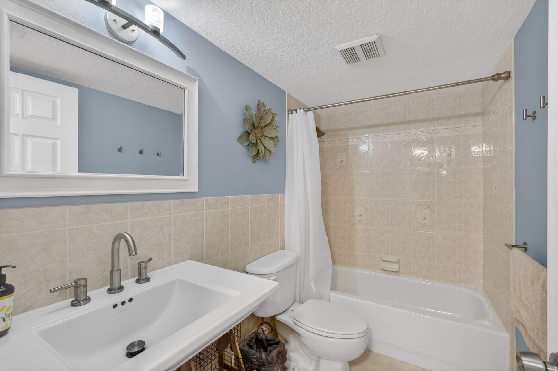 2950 SE Ocean Blvd Boulevard, Stuart, FL 34996 Photo