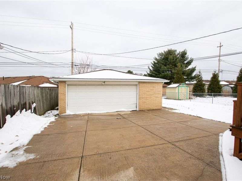 14398 Sheldon Road, Brook Park, OH 44142 Photo 18