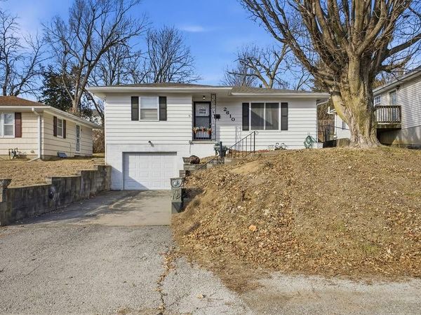 2610 Parallel Avenue, St Joseph, MO 64506