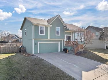 1303 N 3rd Street, Louisburg, KS 66053