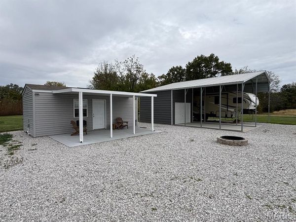 210 N 3rd Street , Hunnewell, MO 63443