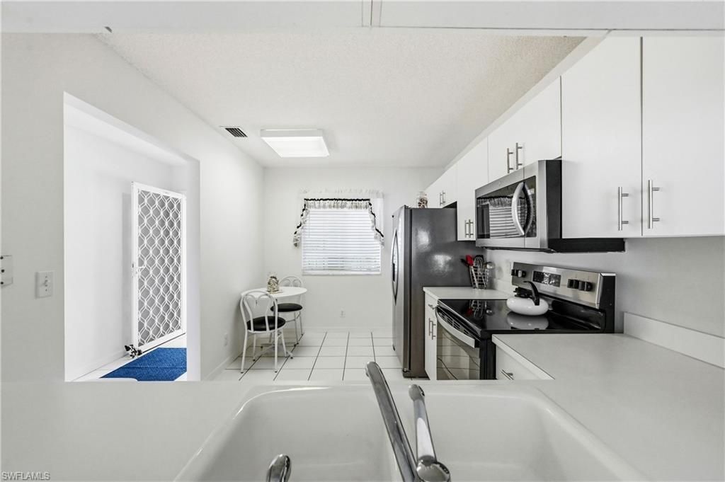 7760 Emerald Cir, Unit S202, Naples, FL 34109 Photo