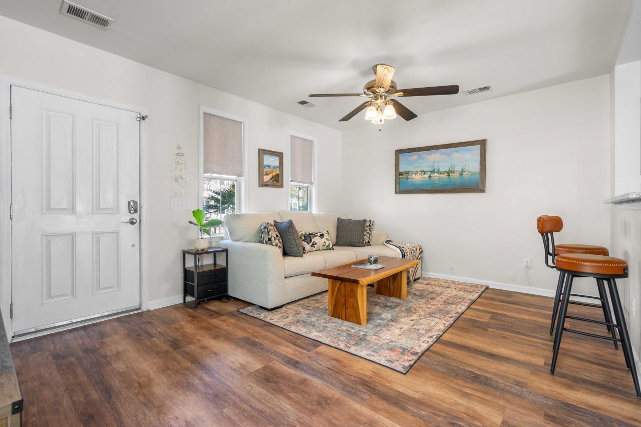 425 Verbena Avenue Photo 6