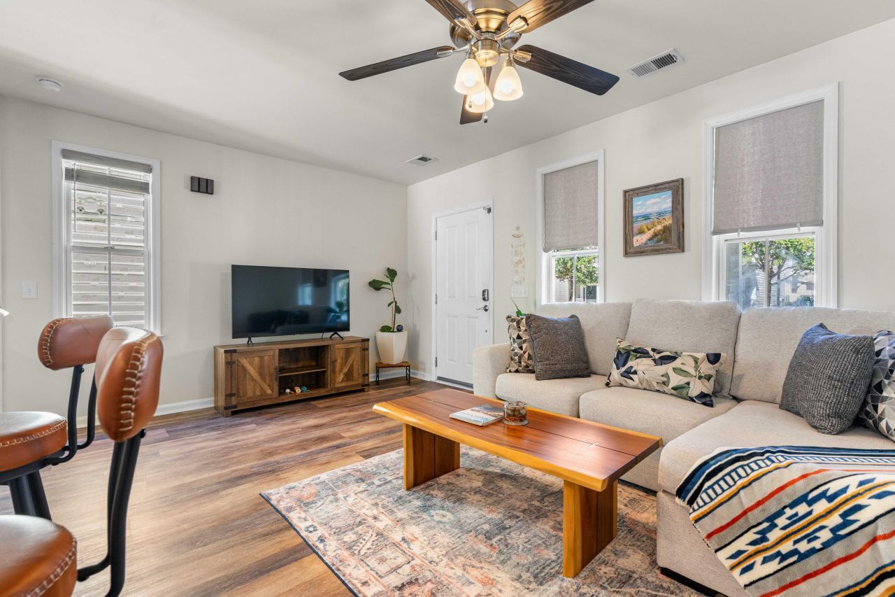 425 Verbena Avenue Photo 8