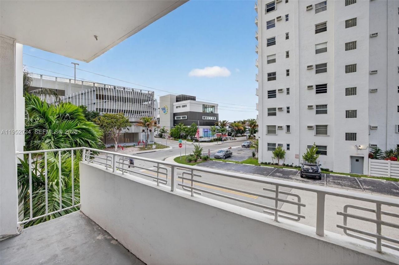 2900 Banyan St, Unit 207, Fort Lauderdale, FL 33316 Photo