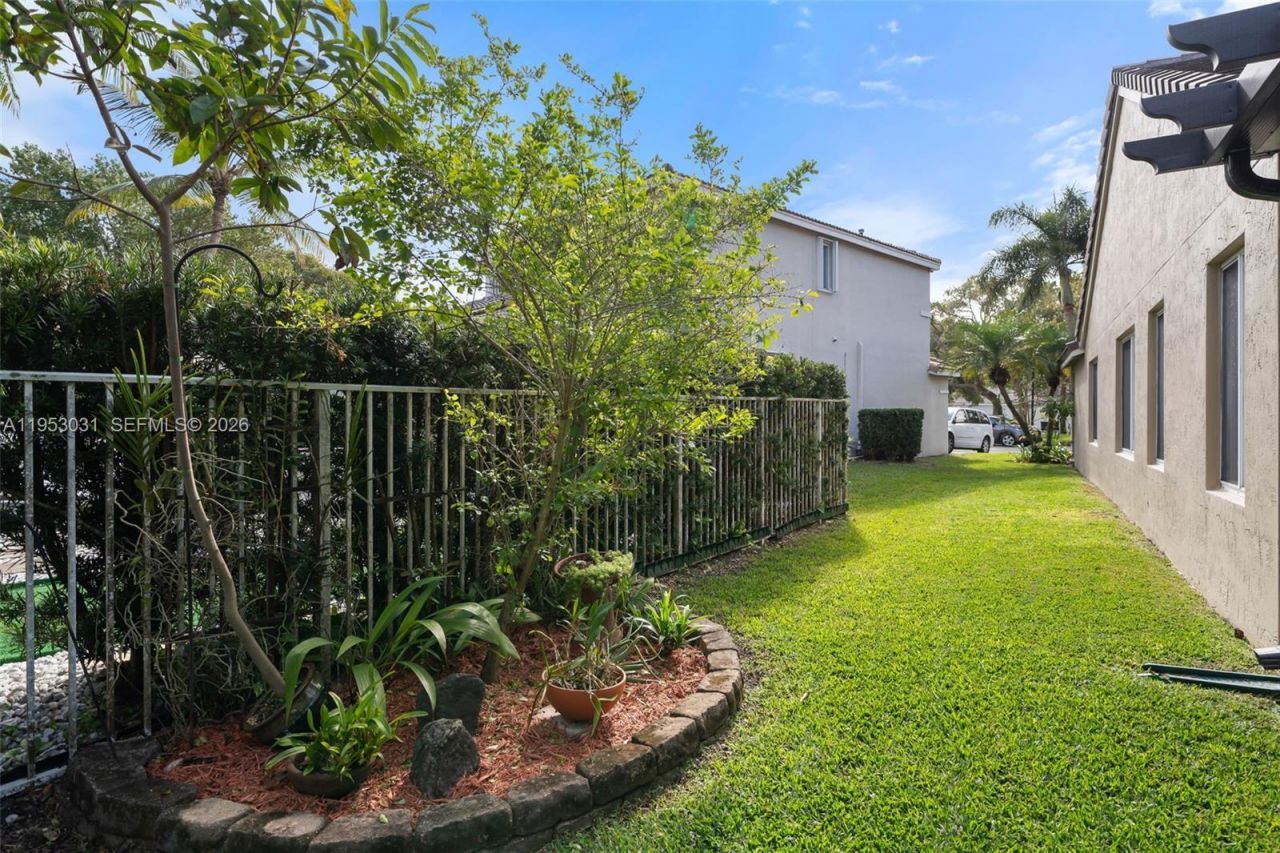 4036 Pine Ridge Ln, Weston, FL 33331 Photo