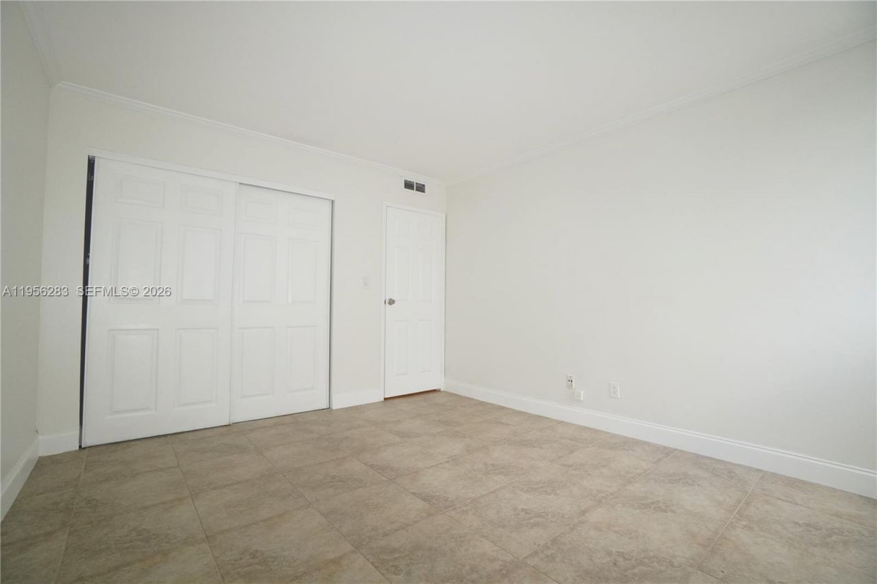 2715 Tigertail Ave, Unit 606, Miami, FL 33133 Photo