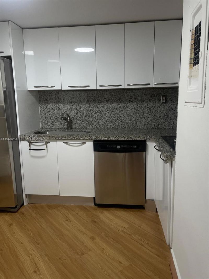 999 Brickell Bay Drive, Unit 1202, Miami, FL 33131 Photo